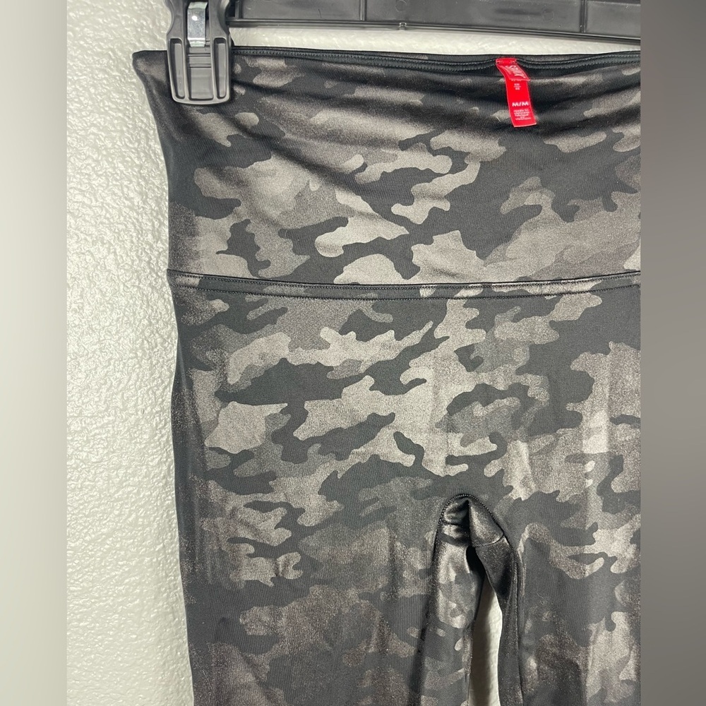 Spanx Faux Leather Camo-Print High Waisted Black Metallic Leggings Womens M - Picture 4 of 8